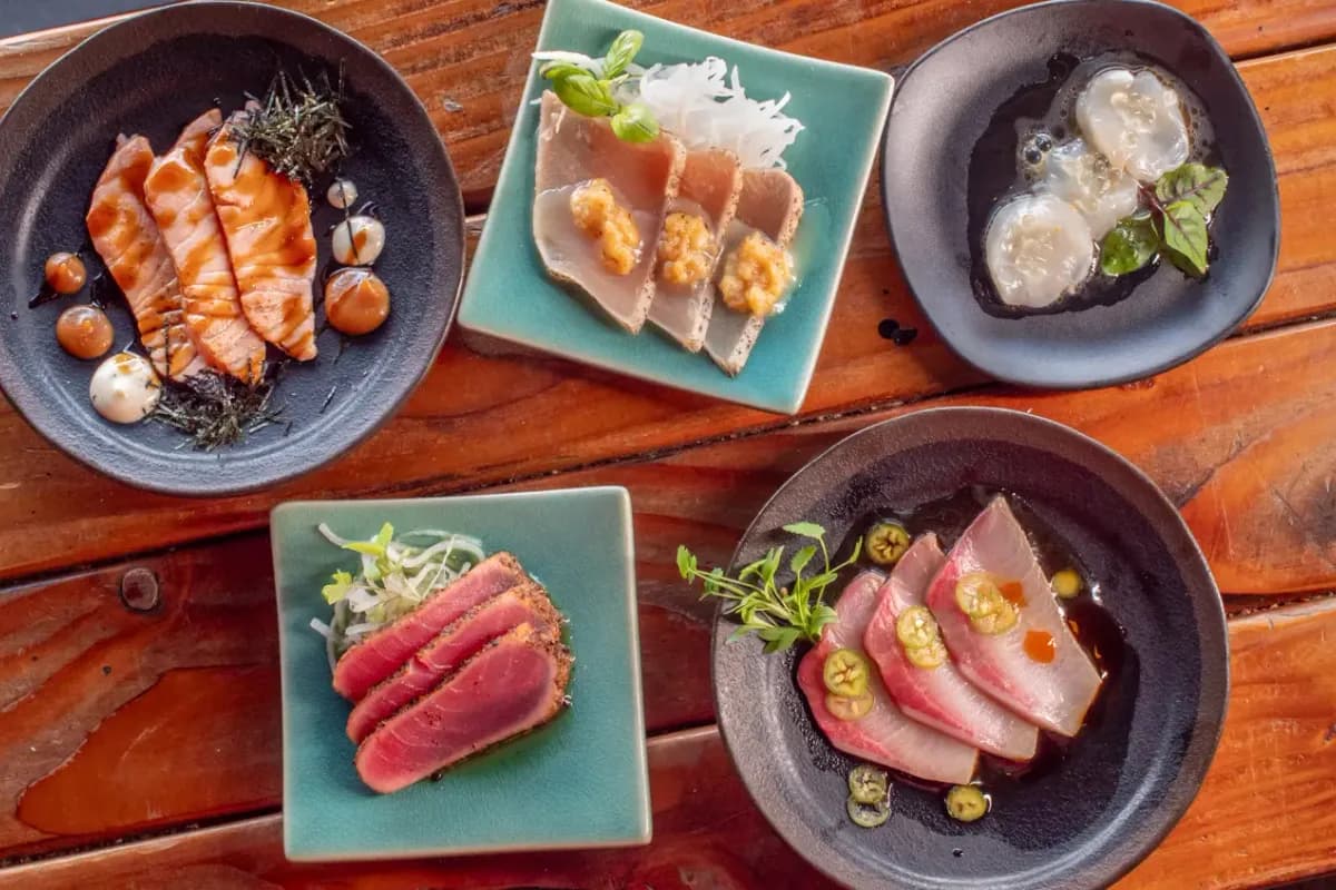 Fresh sashimi platter with salmon and tuna